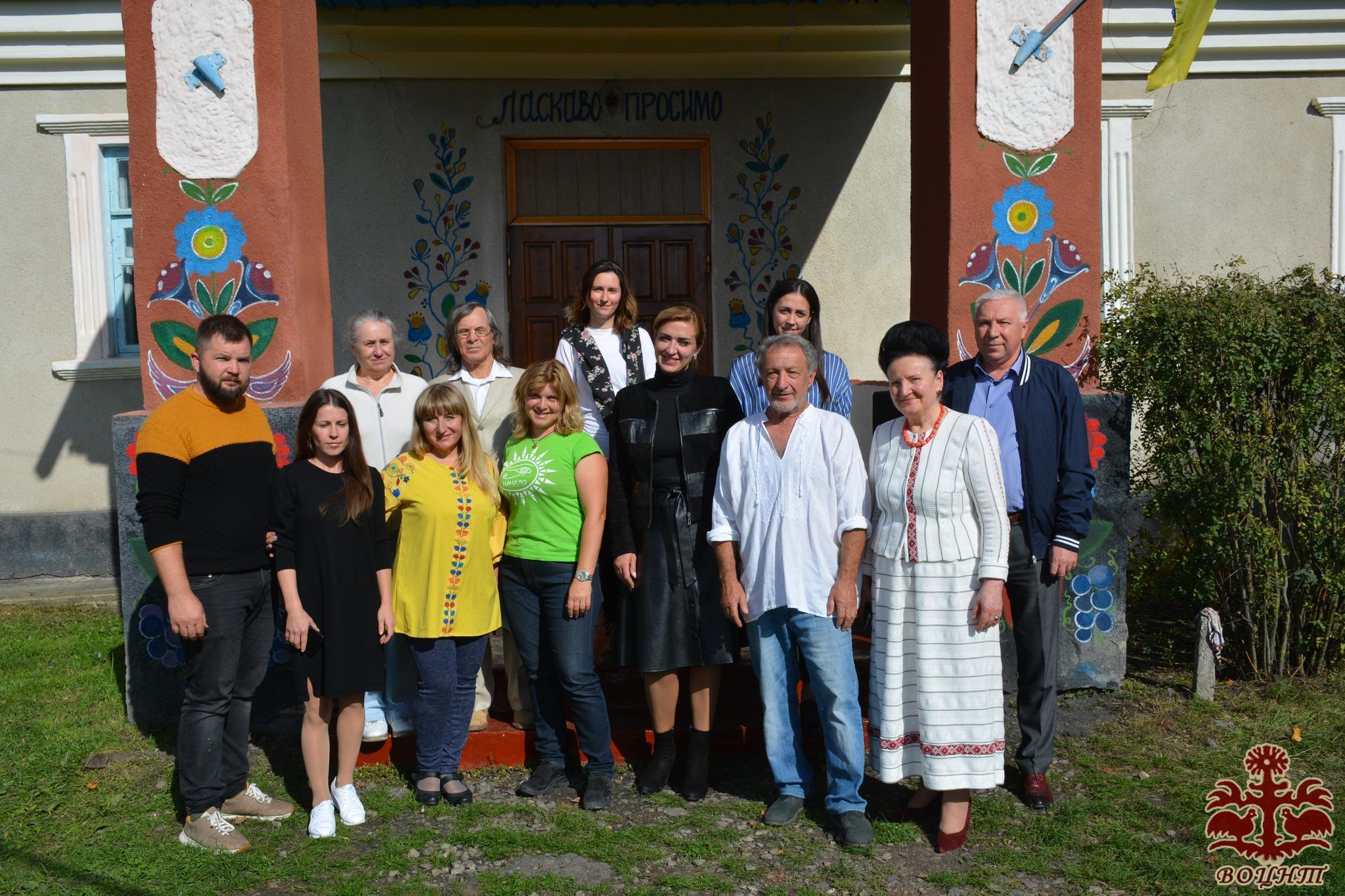 Симпозіум майстрів народного малярства „Мальована хата