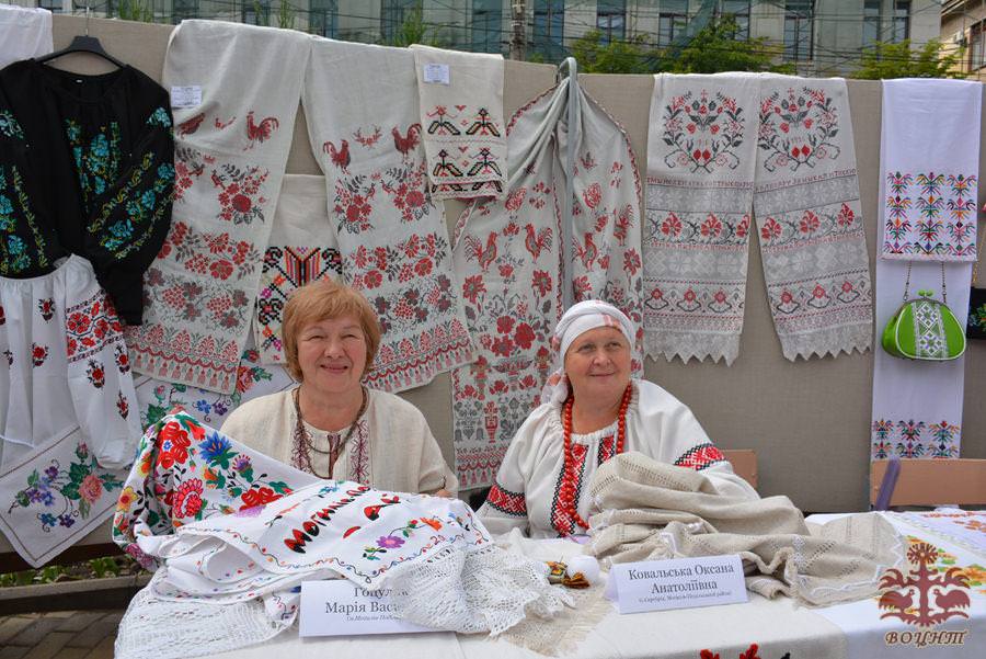 Мистецький проект «Україна вишивана»