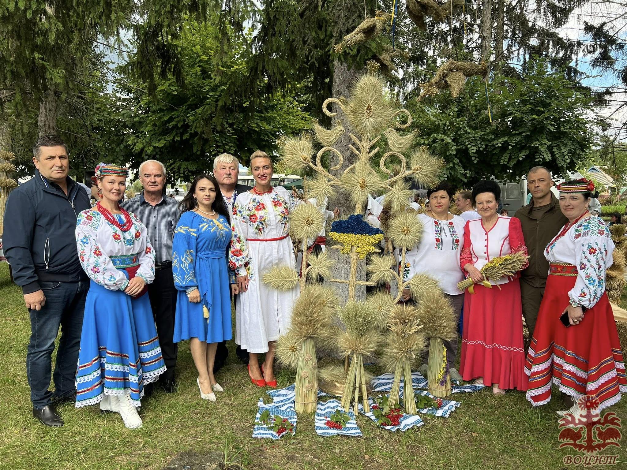 Свято  «Піснею і короваєм незалежність зустрічаєм!»