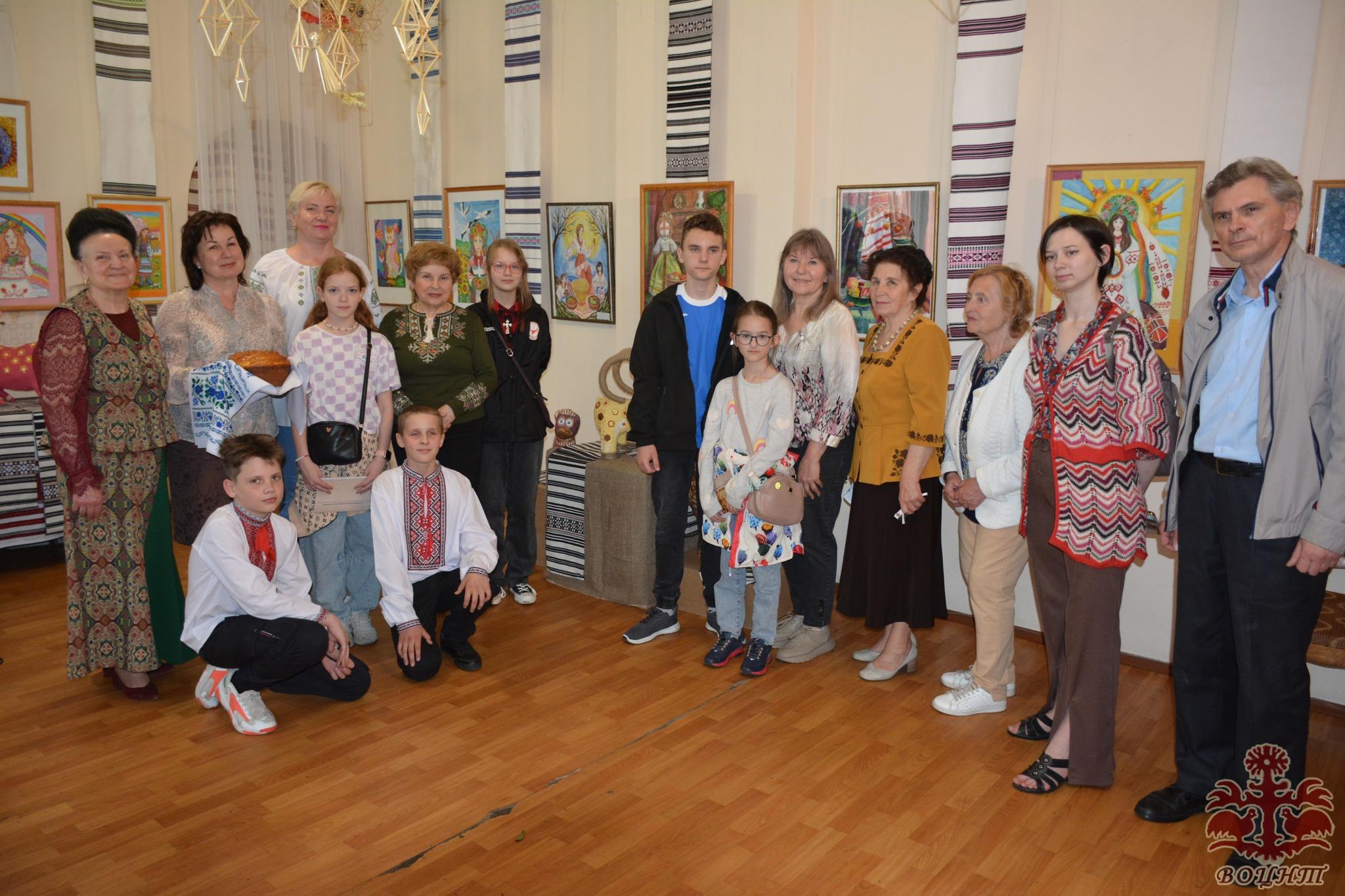 Виставка «За мотивами народних майстрів», присвячена Міжнародному Дню захисту дітей!