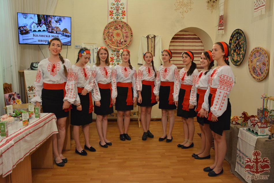 Виставка Тетяни Рихліцької «Колиска моя яворова»
