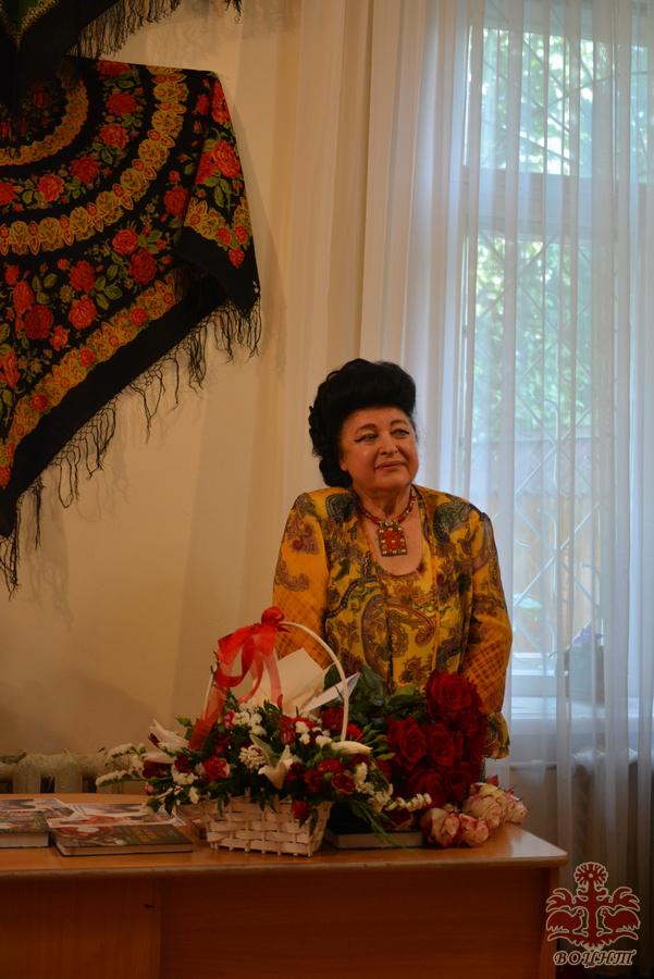Виставка хусток