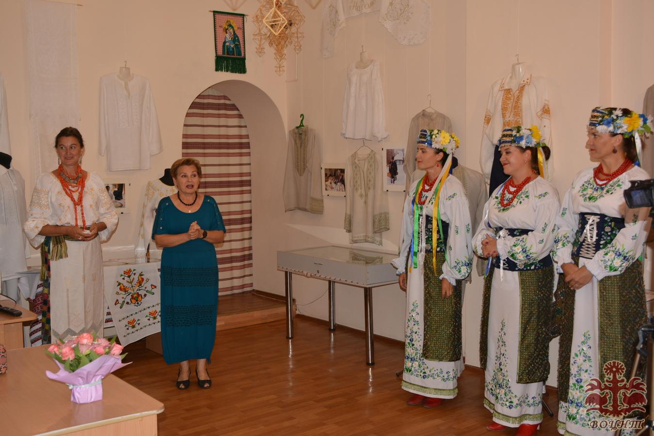 „А сорочка мамина серцю мила