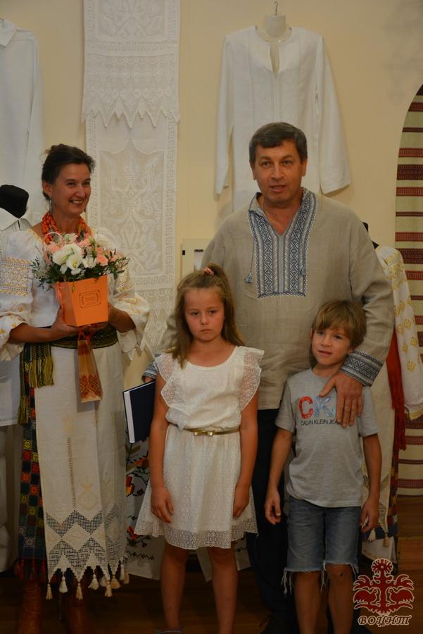 „А сорочка мамина серцю мила